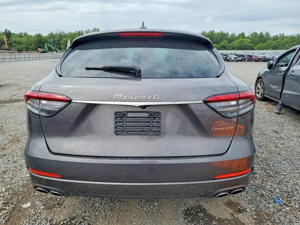 2024 MASERATI LEVANTE MODENA  