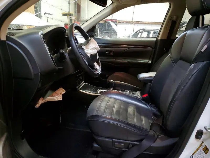 2020 MITSUBISHI OUTLANDER ES  