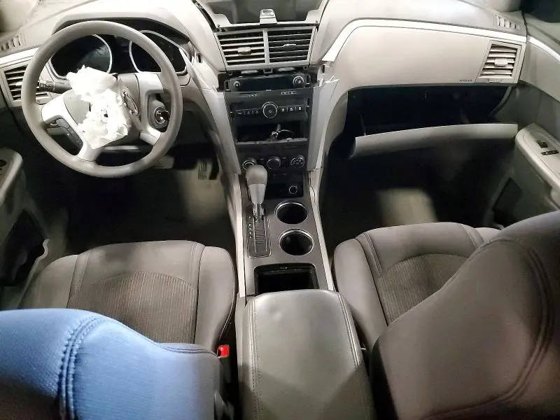 2010 CHEVROLET TRAVERSE LS  