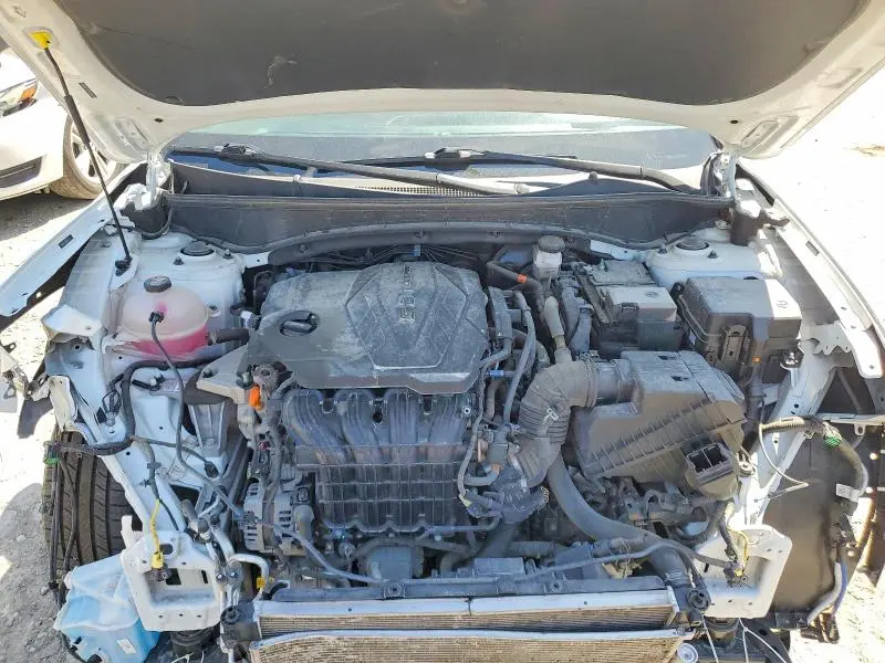 2023 HYUNDAI TUCSON SE  