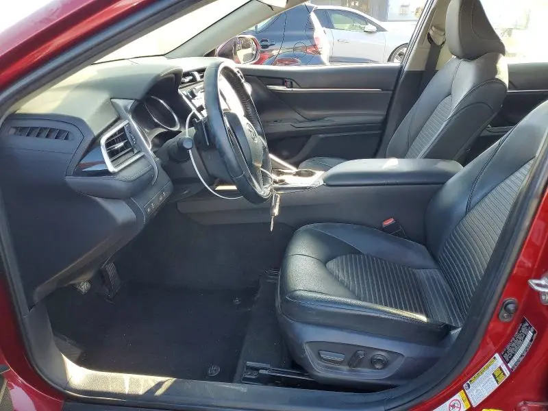 2018 TOYOTA CAMRY SE  