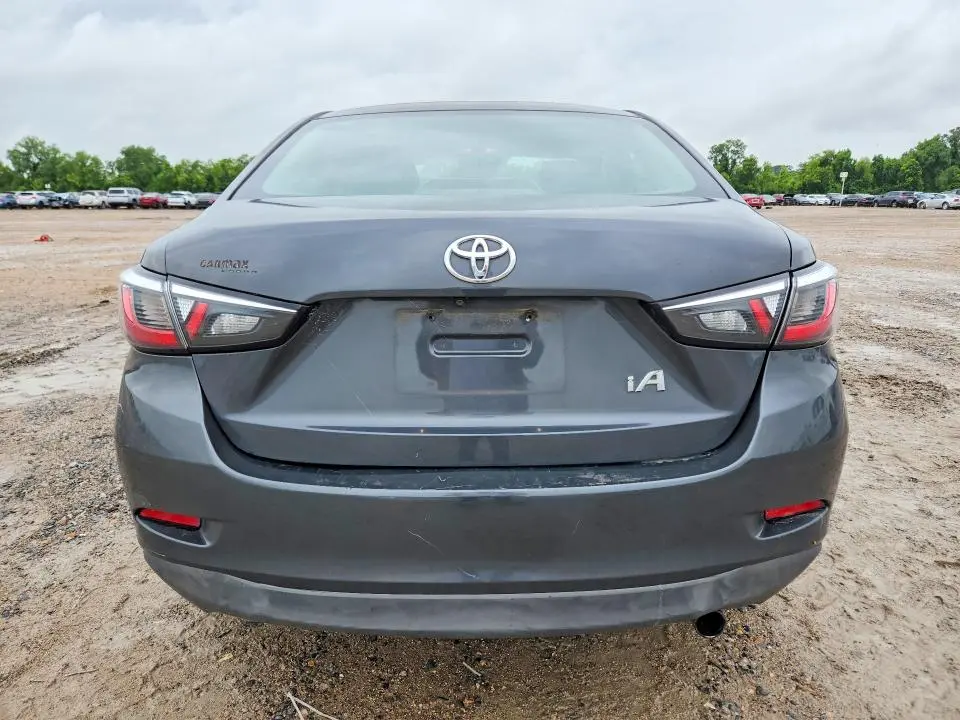 2017 TOYOTA YARIS IA BASE  