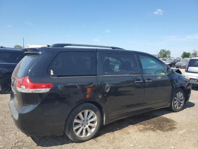 2013 TOYOTA SIENNA XLE