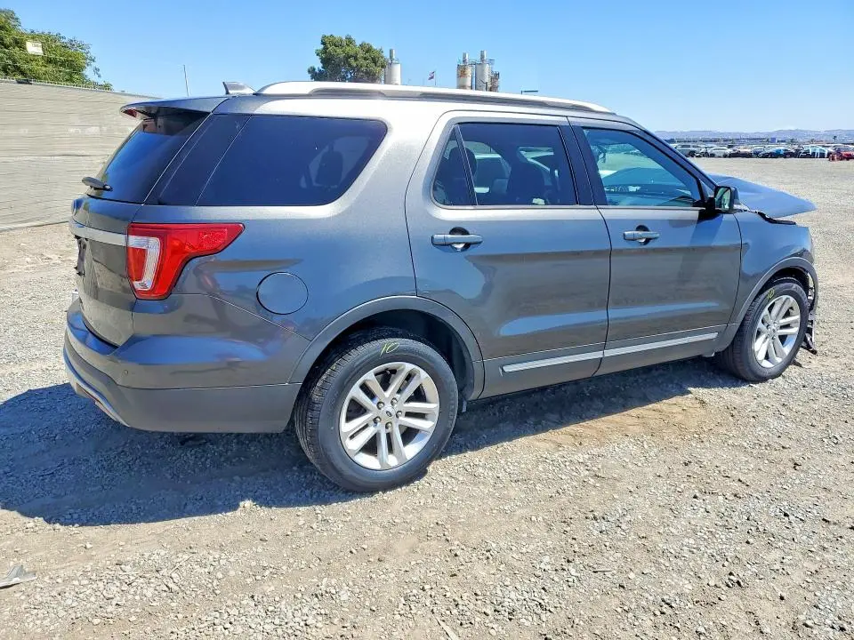 2017 FORD EXPLORER XLT  