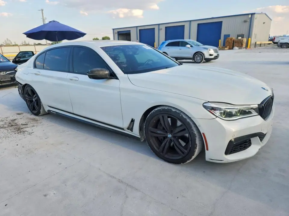 2019 BMW 750 I  