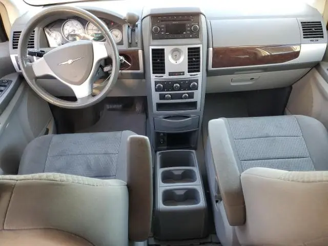 2010 CHRYSLER TOWN & COUNTRY TOURING  