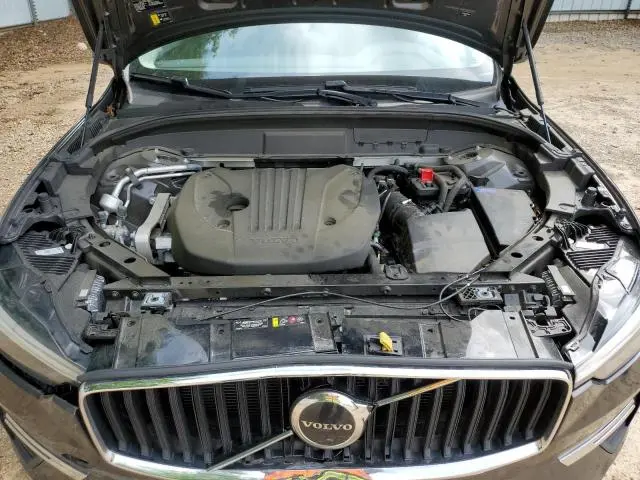 2022 VOLVO XC60 B5 MOMENTUM  