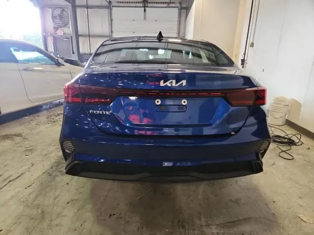 2024 KIA FORTE LX  