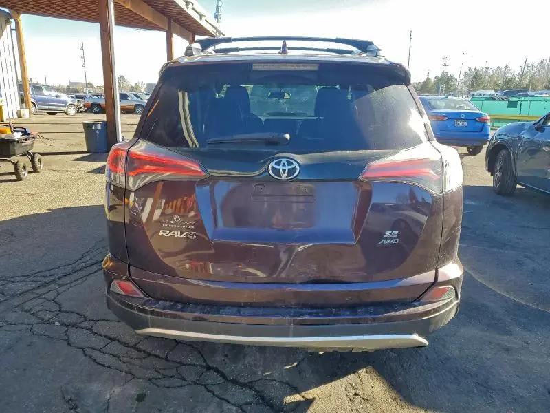 2016 TOYOTA RAV4 SE  