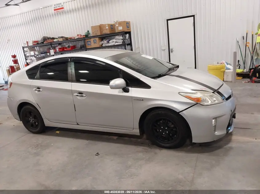 2013 TOYOTA PRIUS THREE