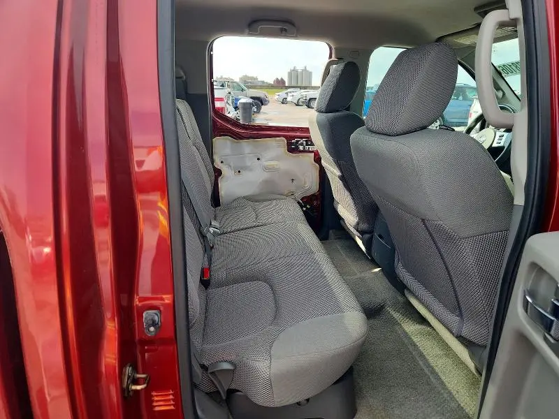 2015 NISSAN FRONTIER S  