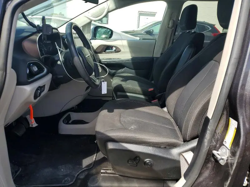 2022 CHRYSLER VOYAGER LX  