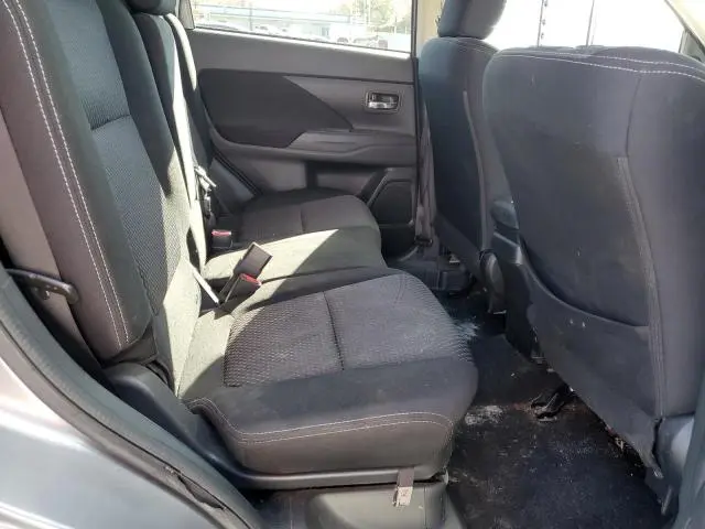 2018 MITSUBISHI OUTLANDER SE  