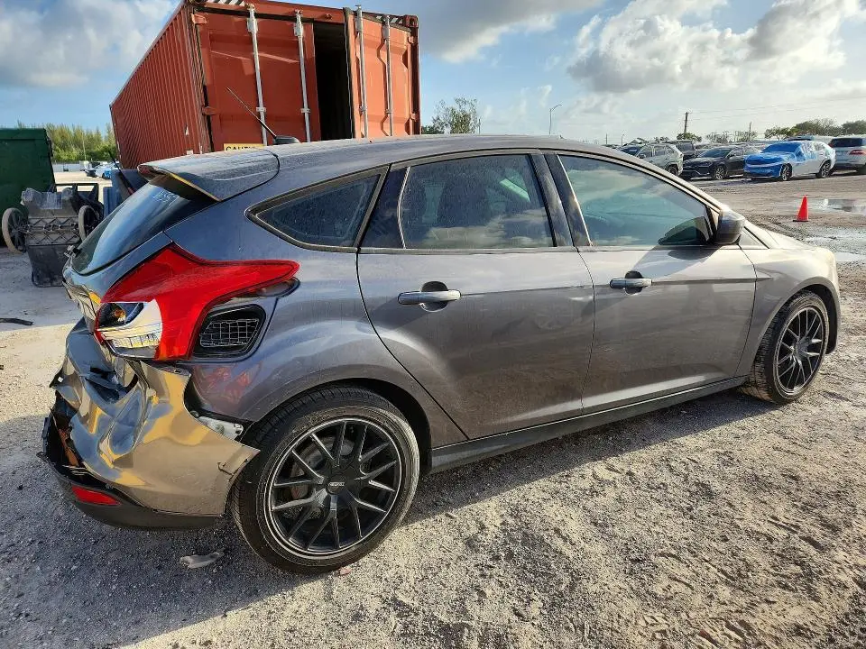 2012 FORD FOCUS SE  