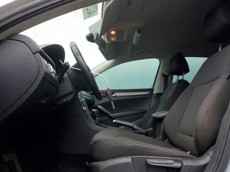 2013 VOLKSWAGEN PASSAT S  
