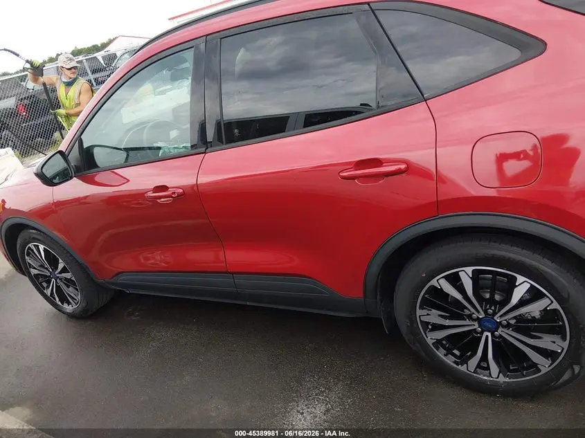 2022 FORD ESCAPE SE