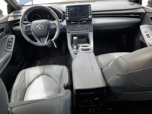 2019 TOYOTA AVALON XLE  