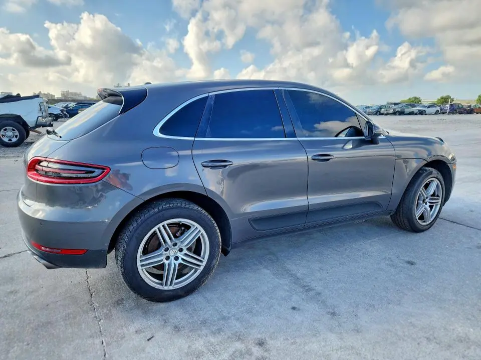 2016 PORSCHE MACAN S  