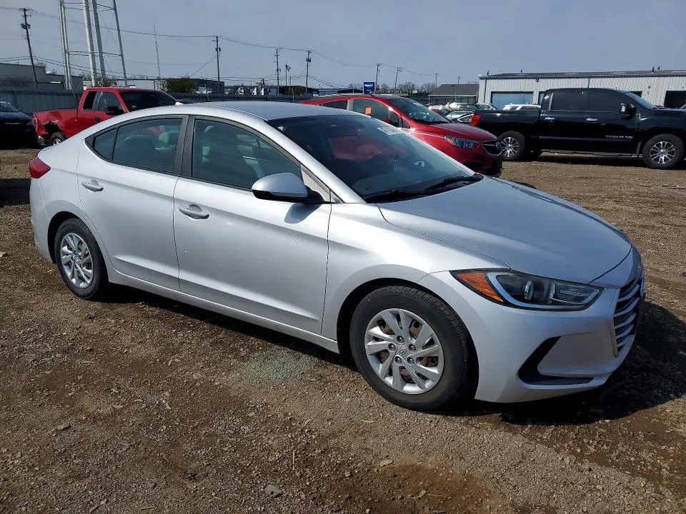 2017 HYUNDAI ELANTRA SE  