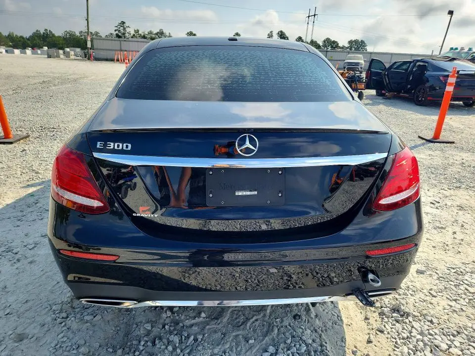 2019 MERCEDES-BENZ E 300  
