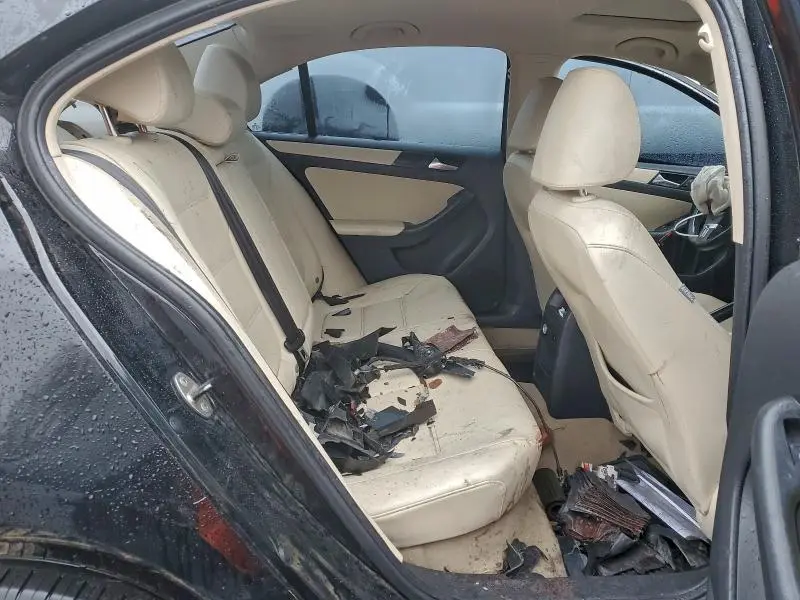 2012 VOLKSWAGEN JETTA SE  