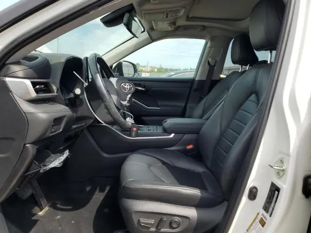 2020 TOYOTA HIGHLANDER XLE  