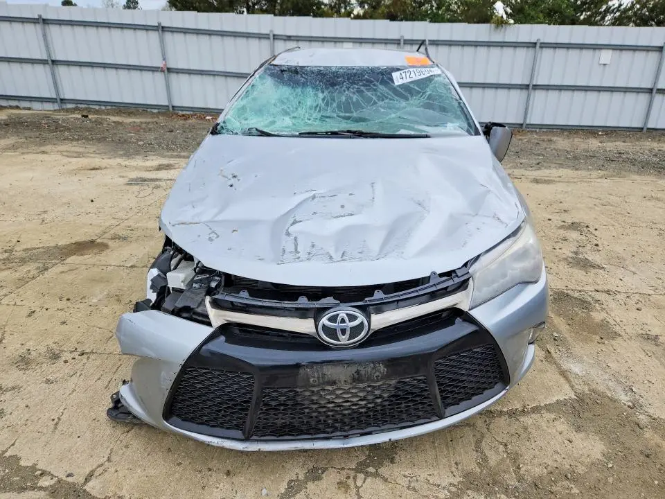 2017 TOYOTA CAMRY SE  