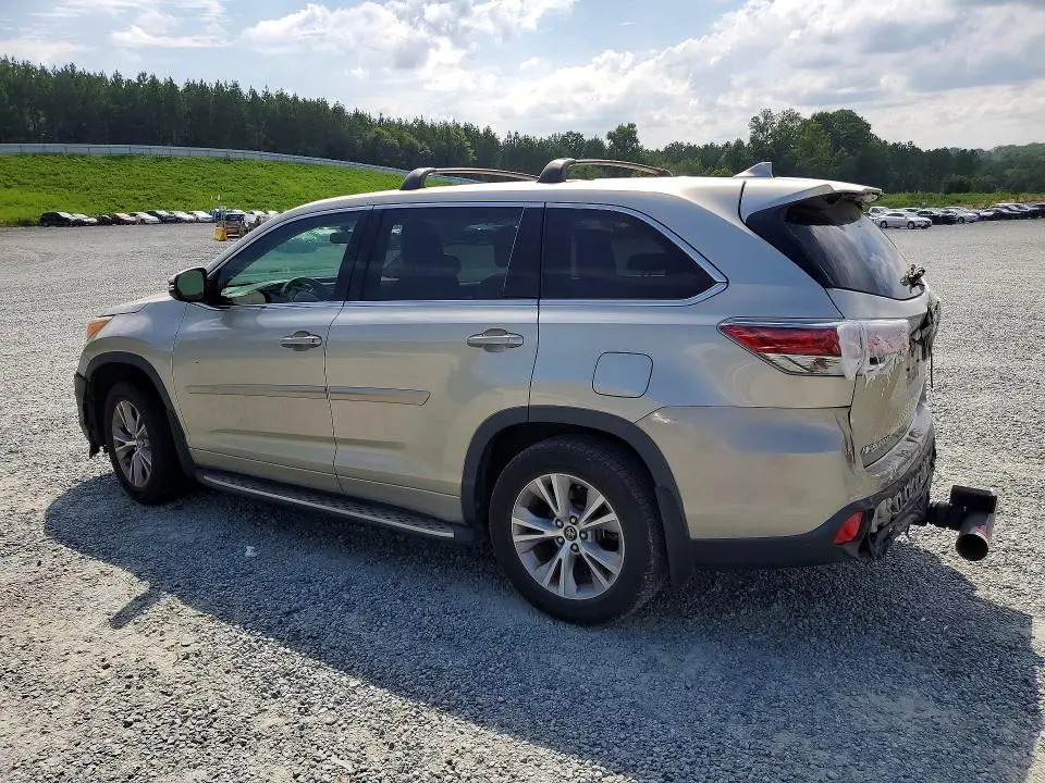 2016 TOYOTA HIGHLANDER LE PLUS  