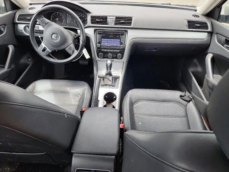2013 VOLKSWAGEN PASSAT SE  