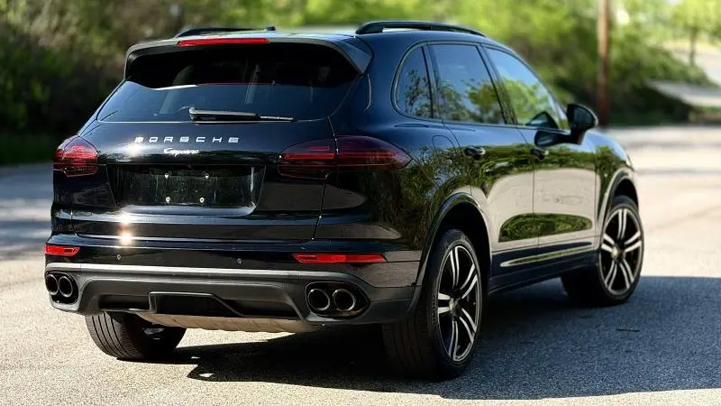 2017 PORSCHE CAYENNE   