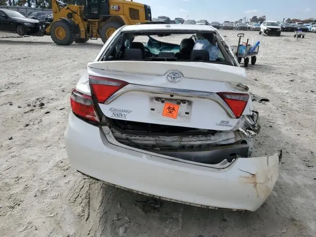 2016 TOYOTA CAMRY LE  