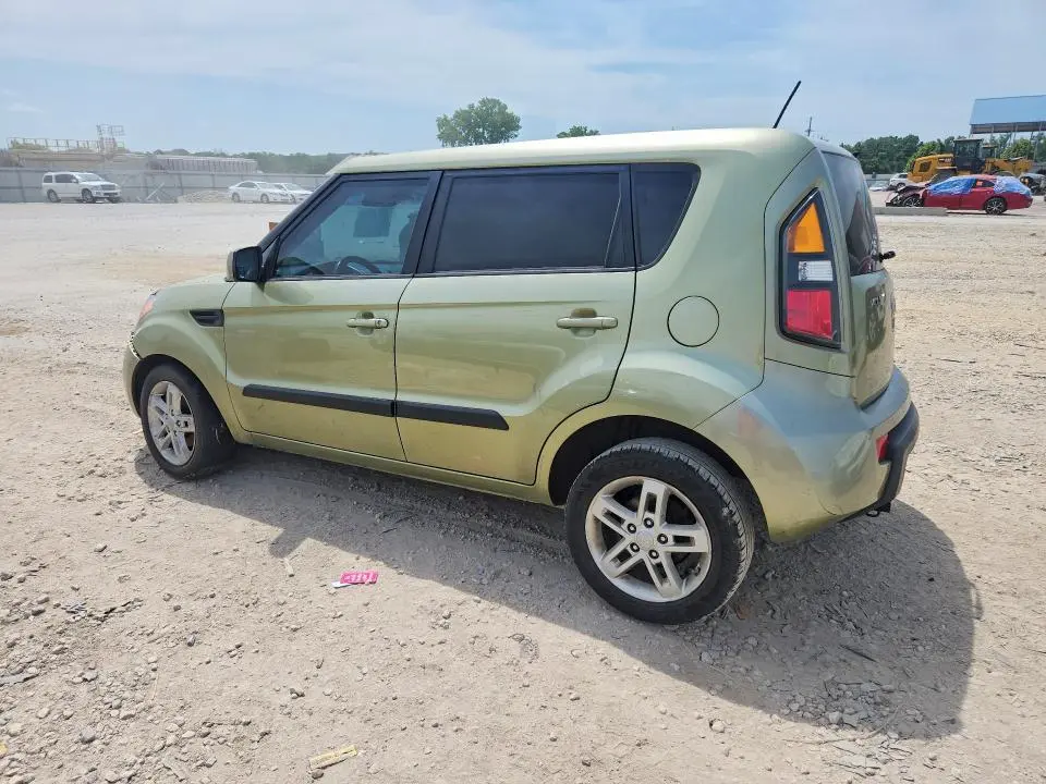 2011 KIA SOUL +  