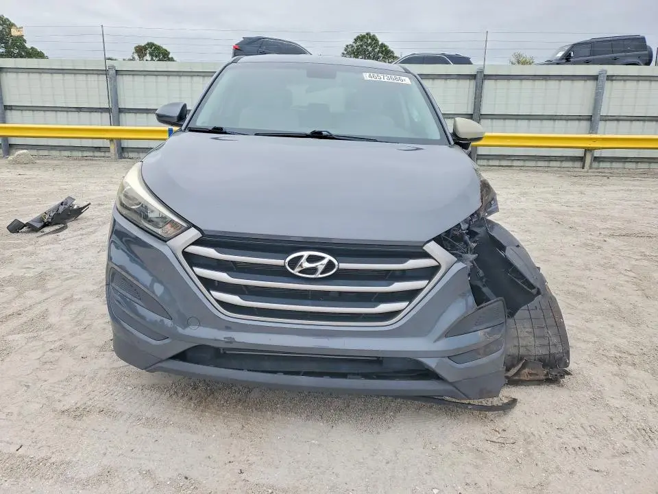 2018 HYUNDAI TUCSON SE  