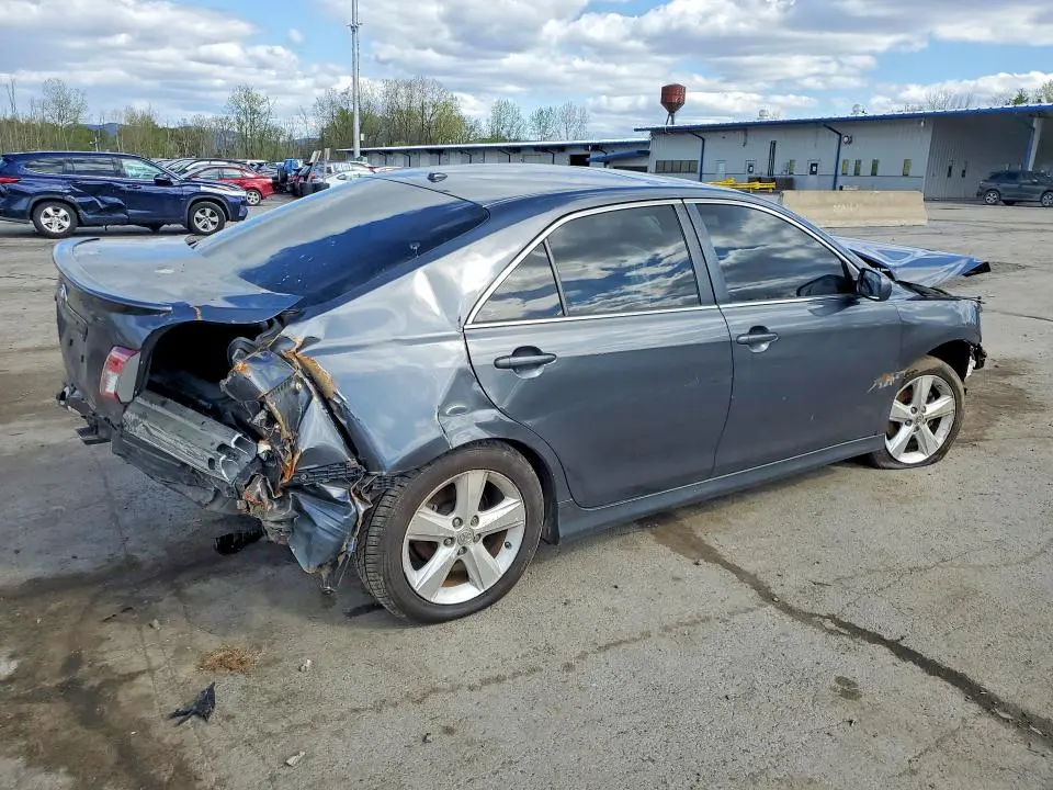 2011 TOYOTA CAMRY SE V6  