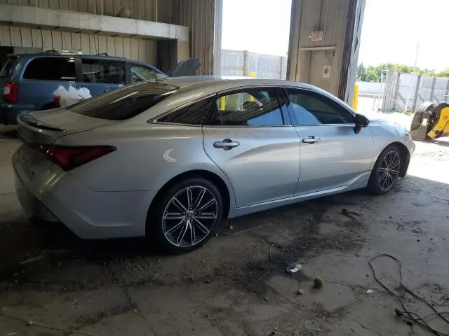 2019 TOYOTA AVALON XLE  