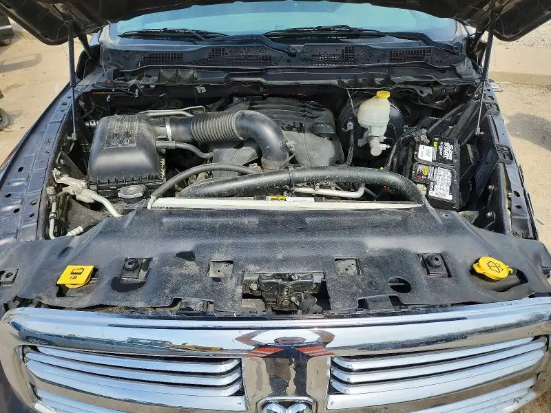 2016 RAM 1500 SLT  