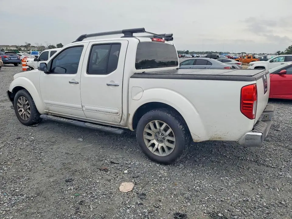 2010 NISSAN FRONTIER SE V6  