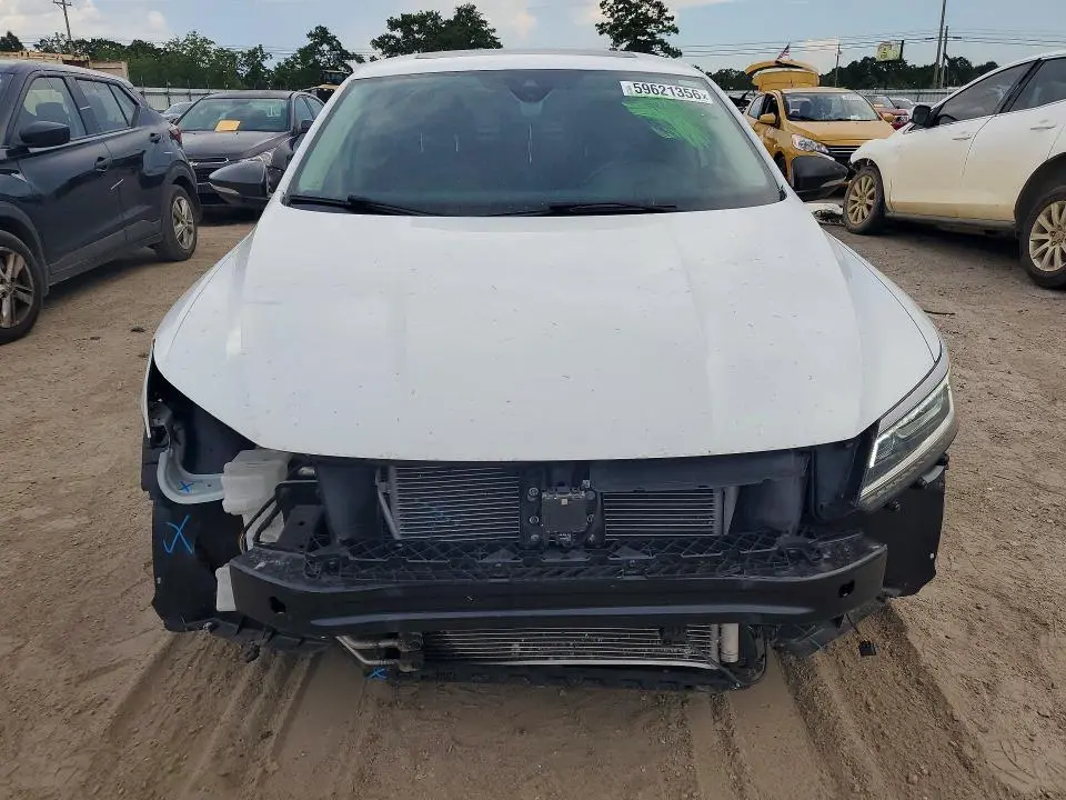 2017 VOLKSWAGEN PASSAT SEL PREMIUM  