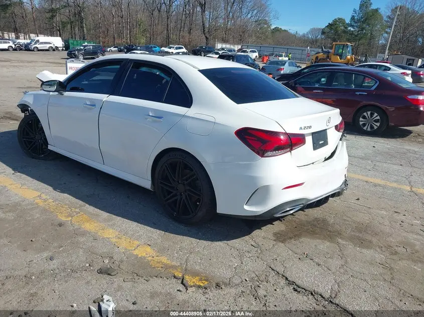 2021 MERCEDES-BENZ A 220  