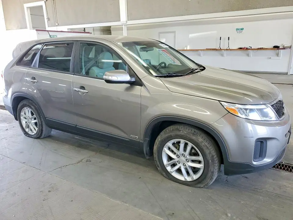 2014 KIA SORENTO LX  