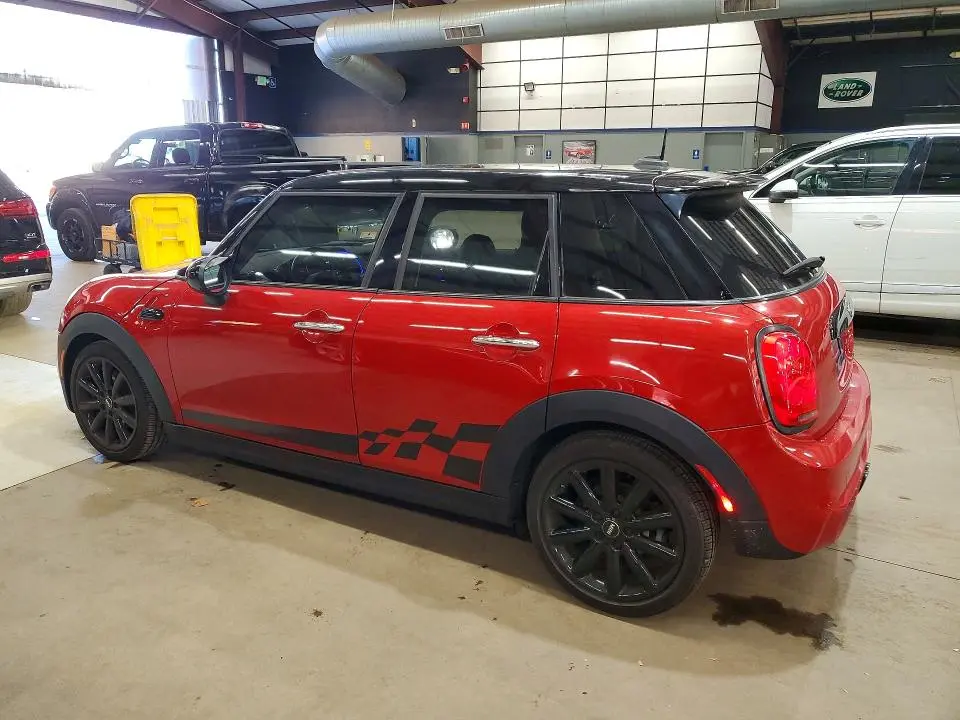 2017 MINI COOPER S  