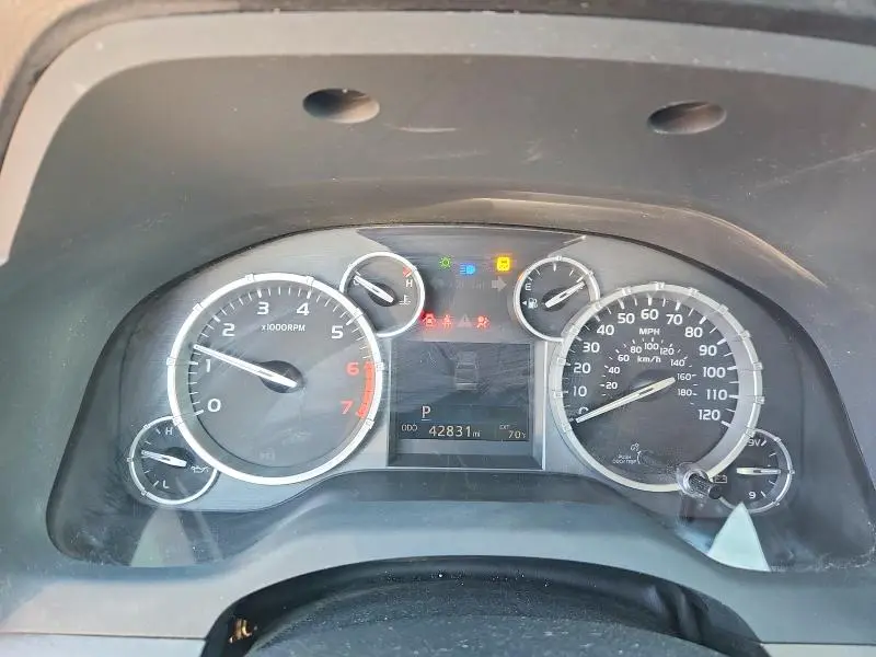 2016 TOYOTA TUNDRA CREWMAX SR5  