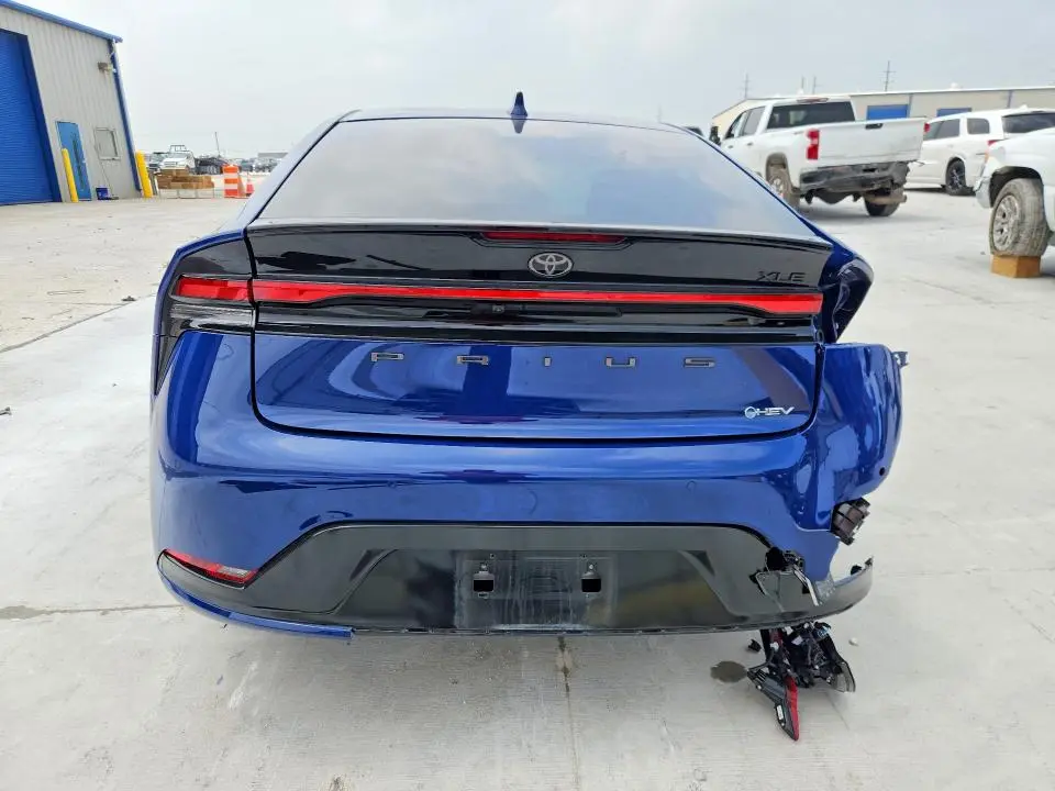 2025 TOYOTA PRIUS XLE  