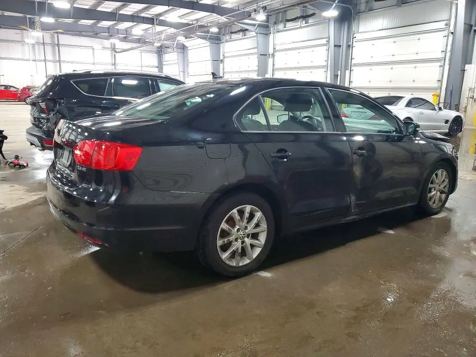2012 VOLKSWAGEN JETTA SE  