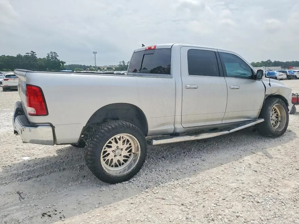 2018 RAM 1500 SLT  