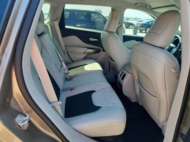 2021 JEEP CHEROKEE LATITUDE PLUS  