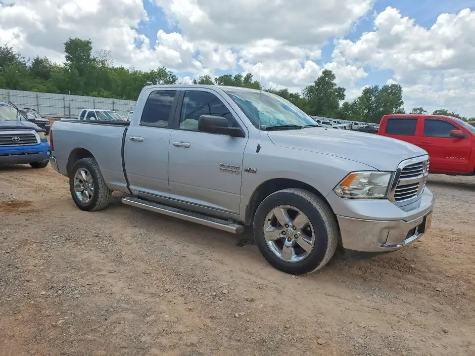 2015 RAM 1500 SLT  