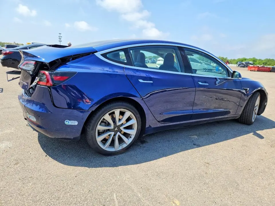 2018 TESLA MODEL 3   