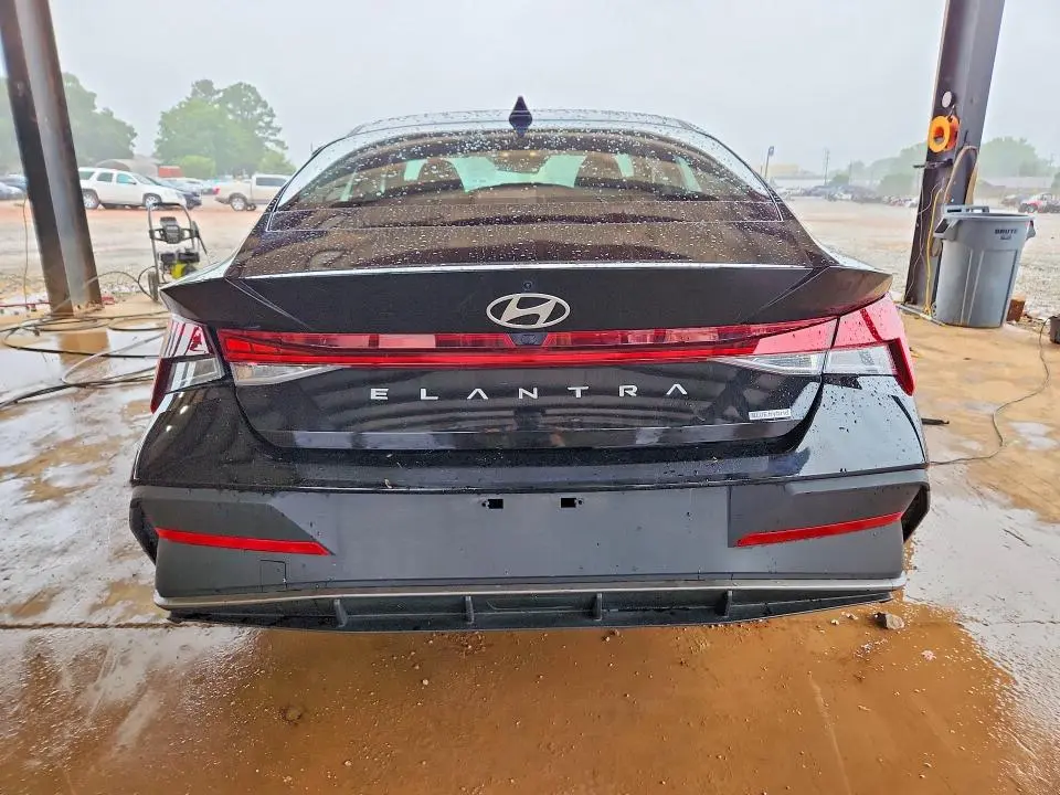 2024 HYUNDAI ELANTRA BLUE  