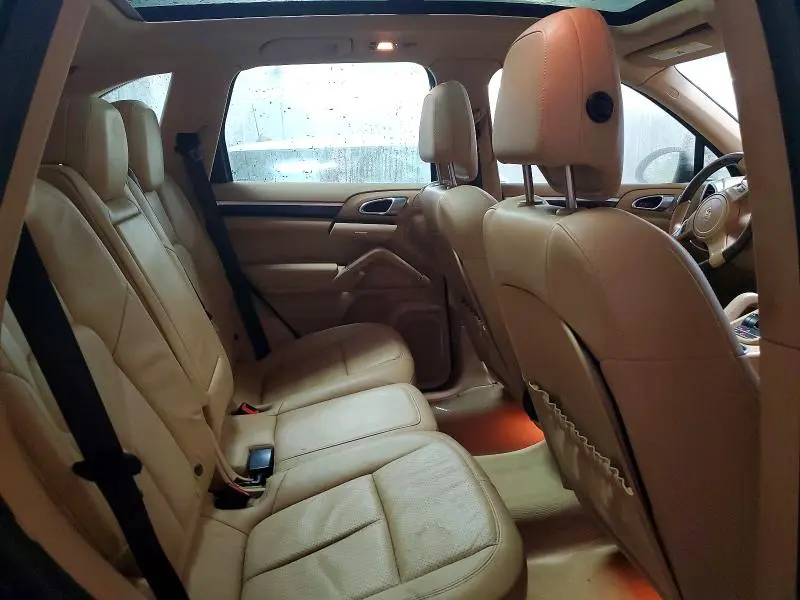2013 PORSCHE CAYENNE   